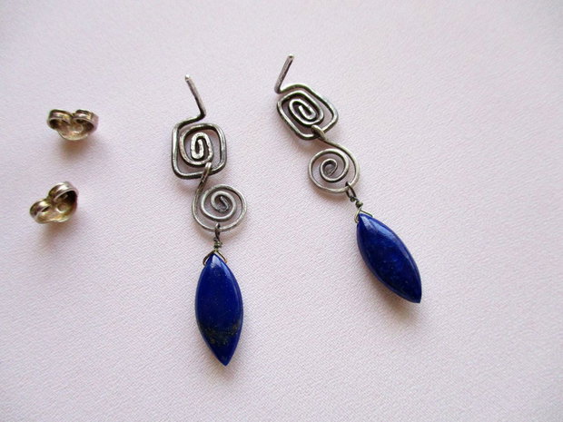 Cercei argint oxidat si lapis lazuli "Spirale...geometrice"