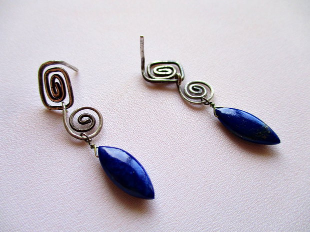 Cercei argint oxidat si lapis lazuli "Spirale...geometrice"