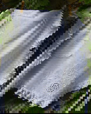 Sortulet cu broderie