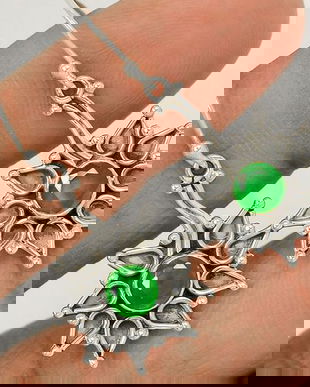 Ag275 - Cercei cu tortite, argint 925, radacina de smarald, stelute