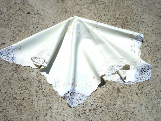 Accesoriu dantelat6