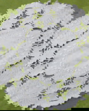 Mileu cu broderie decupata