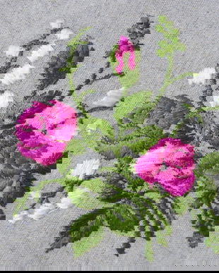 Mileu brodat cu trandafiri