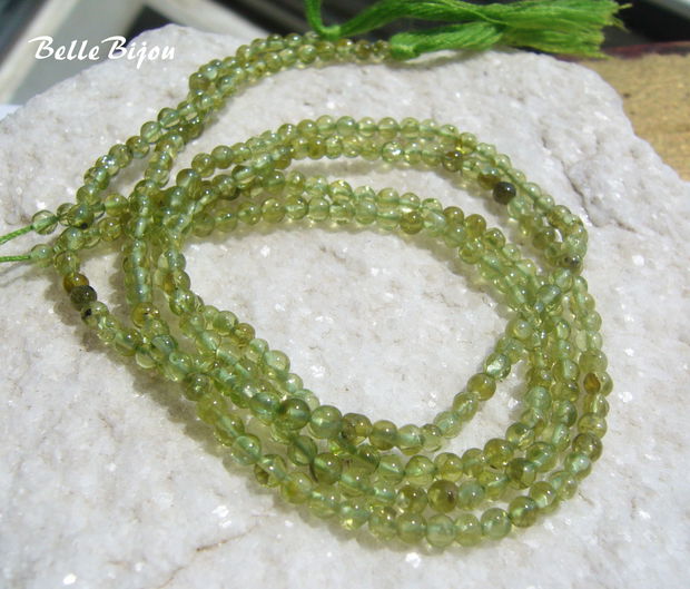 Peridot aprox 3 mm - sir 17 cm