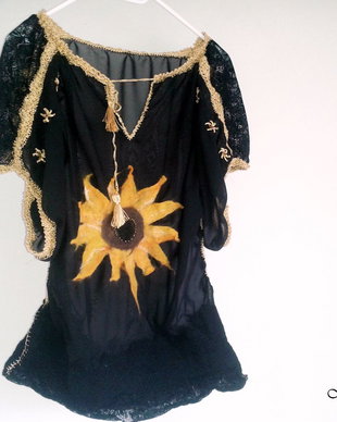 Bluza din voal cu floarea soarelui impaslita vandut