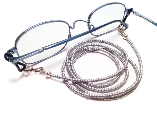 Lantisor pentru ochelari margele argintii