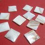 Placute piramidale din sidef alb natural aprox 3x20x20 mm