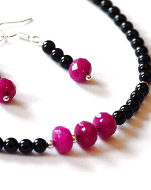 Colier si cercei din Onix negru si Jad fuchsia fatetat - CO090, CE090 - Colier casual, delicat