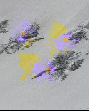 Fata de masa cu toporasi