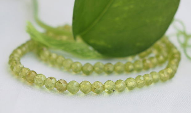 Peridot fatetat 4mm (1)