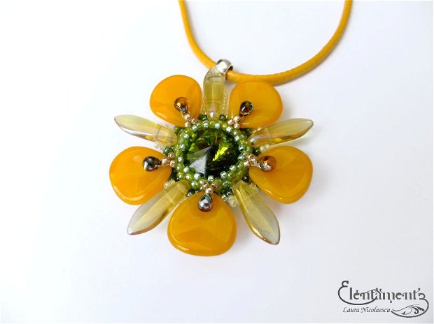 Floare de vara - colier cu pandantiv