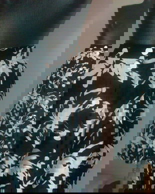 FUSTA VASCOZA  FLORI ALB NEGRU