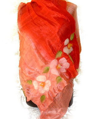Flori de vara- sal, esarfa de matase naturala cu aplicatie de flori de lana impaslite