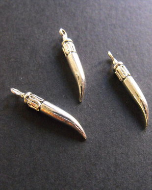 PANDANTIV  - 26 X 4 MM