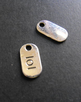 PANDANTIV  ''LOL'' - 18 X 9 MM