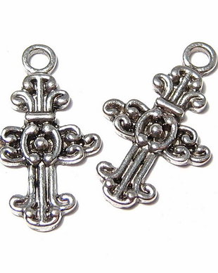 Pandantiv metalic, cruciulita, argintiu antichizat, 24x14.5 mm