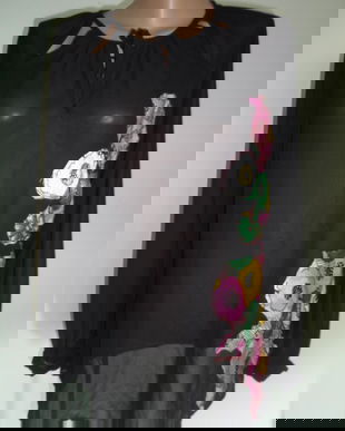 Bluza cu aplicatii florale