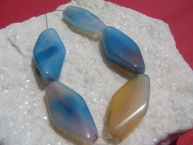Agate mari romburi rasucite aprox 7x14x29 mm