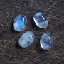 Set 4 buc moonstone ovale albastru si rainbow - ~ aprox  7 x 4.5 mm - M04BLU