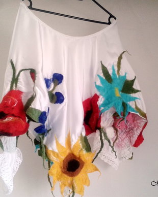 Bluza din matase naturala satinata cu flori impaslite - vandut