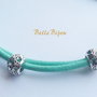 Margea tip Pandora din argint cu model perforat cu floricele