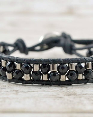 Bratara wrap  cu snur de piele si pietre semipretioase ''Noir'