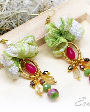Cercei ,Chapeau vert"