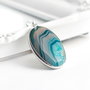 Pandant cu agata & quartz  teal si alb  laptos in rama argintie