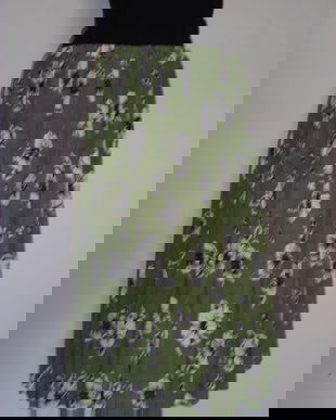 Fusta plisata ,flori pe fond kaki