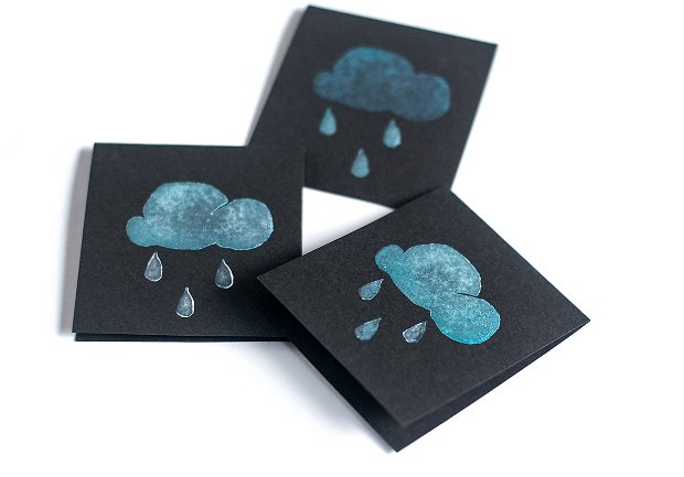 Cartonase cu deschidere - Negru cu stampila norisor cu picuri de ploaie