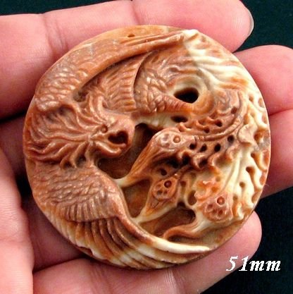 7822 - Pandantiv, malachit rosu caramiziu, sculptat manual, dragon si phoenix