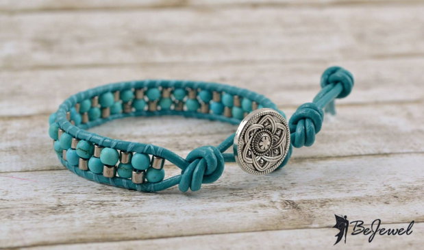 Bratara wrap cu snur de piele si pietre semipretioase ''Out of the blue''