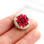 Brosa-insigna cu broderie traditionala romaneasca, pe panza taraneasca. cod 437