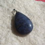 Raw Blue Sapphire pandant lacrima cu agatatoare din Argint
