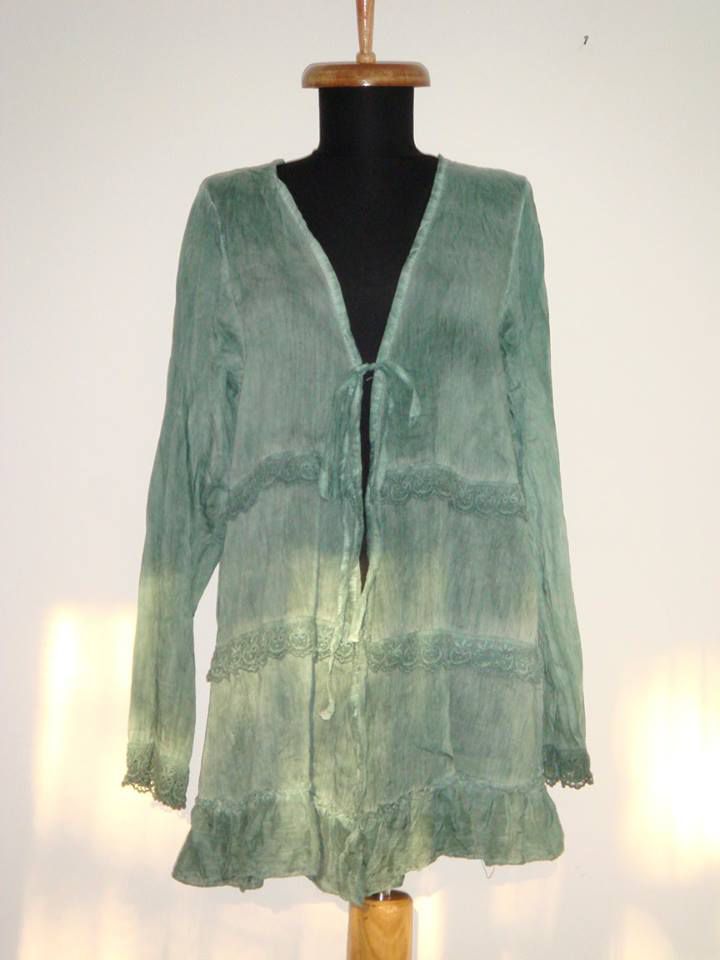 Blazer din batist fin, verde, accesorizat cu dantela