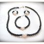 SET-ONIX NEGRU SI PERLE NATURALE ALBE