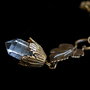Colier  lung cu quartz crystal point si frunzulita metalica bronz