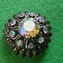 Brosa vintage cu cristale