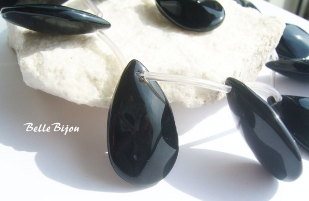 Brioleta pandantiv din onix usor fatetat aprox 9-10x21x36 mm