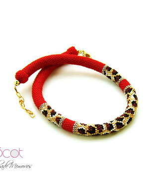 Colier crosetat cu margele de nisip- Animal Print- REZERVAT