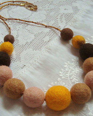 Colier  Soft Brown