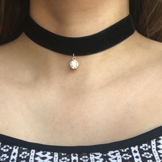 Choker de piele cu banut de argint