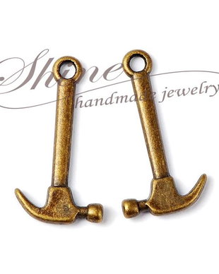 Charm ciocan, bronz antic
