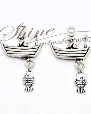 Charm barca, argintiu antichizat, 29x18x4mm