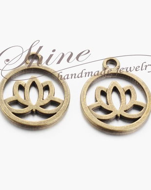 Charm floare de lotus, bronz antic