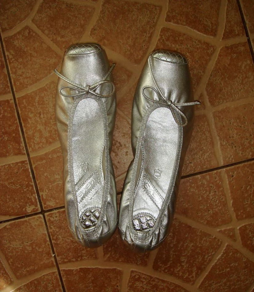 Pantofi balerini noi, din piele argintie
