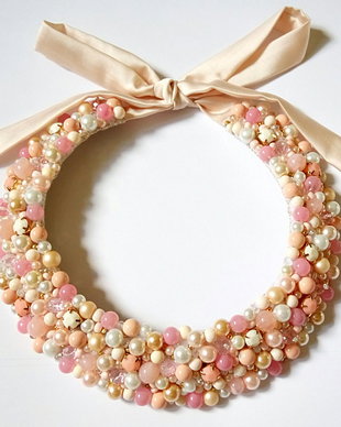 Colier statement roz pastel/piersica/ivory