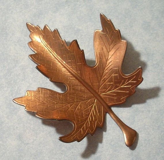 9071 - Ornament / element decorativ, placat cu cupru, aspect mat vintage, frunza de stejar