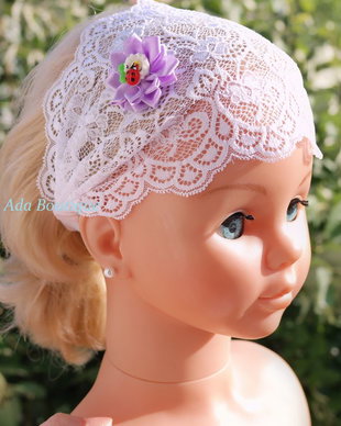 Bandana din dantela alba cu floare lila