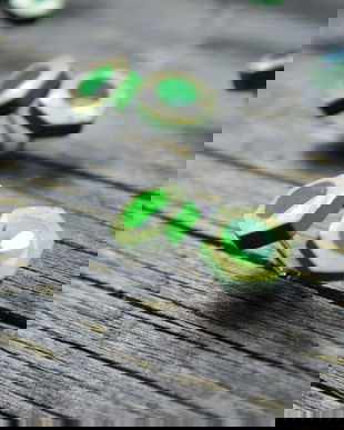 Cercei cu rasina, Cercei verzi din creioane colorate, Cercei din argint, Cercei din creioane colorate, Bijuterie din rasina, Cercei mici cu surub, Cercei - LUDIC 18
